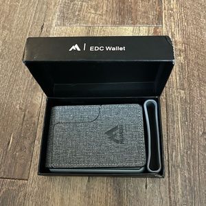 EDC wallet like new condition